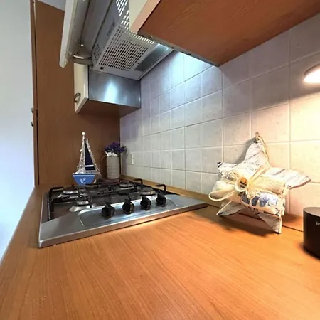 Flat In Seafront With Pool