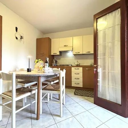 Flat In Seafront With Pool *