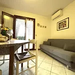 Flat In Seafront With Pool