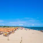 Flat In Seafront With Pool Rosolina Mare